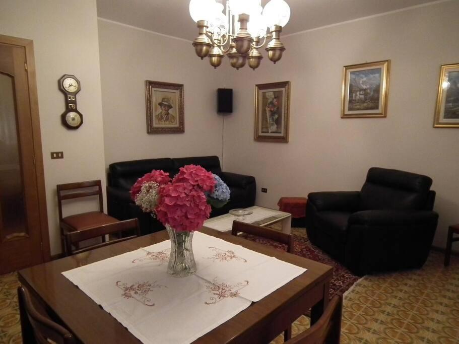 La Casa Di Gio Appartement Tirano Buitenkant foto